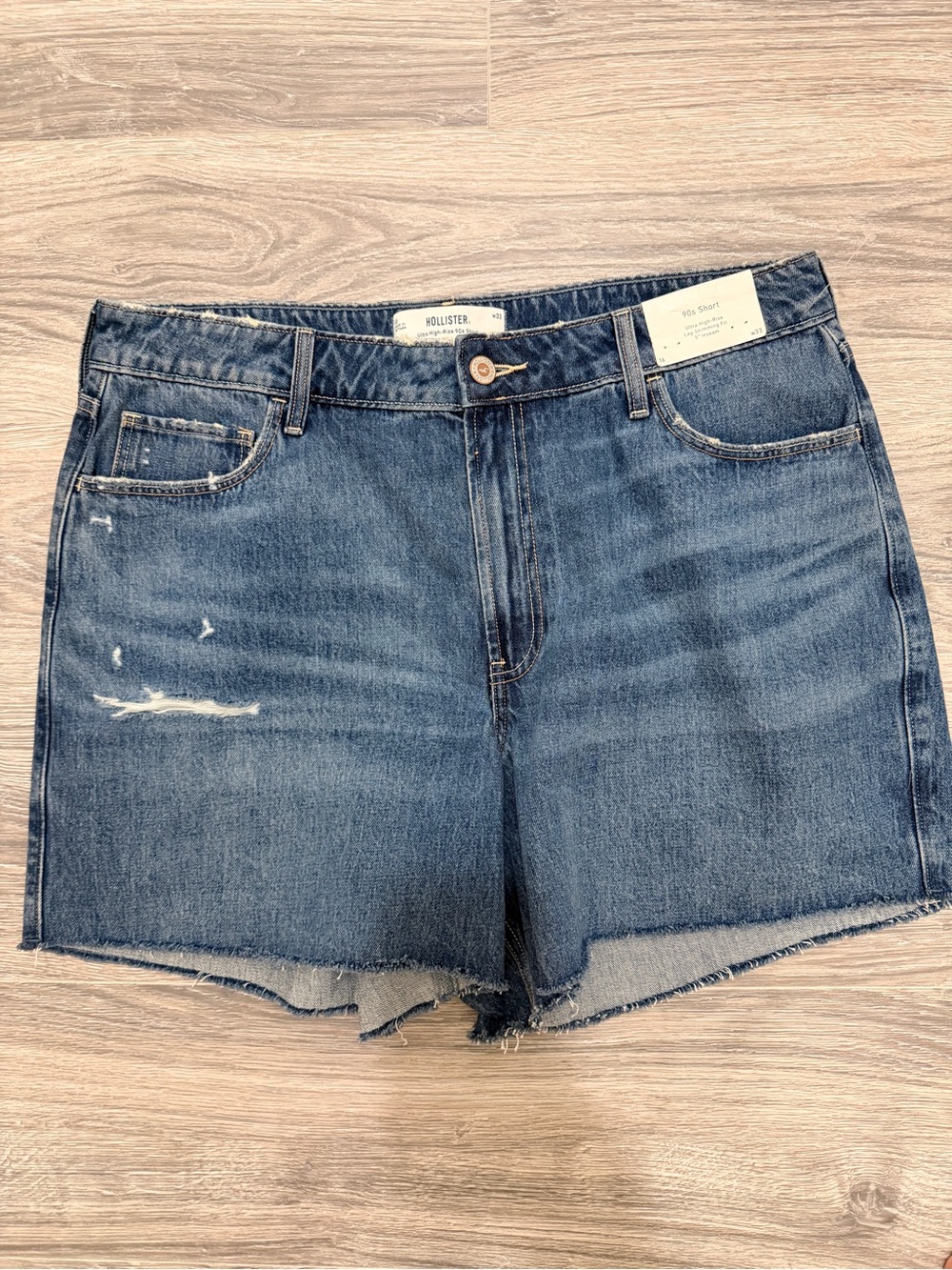NWT Hollister Mid Wash Distressed High Rise Denim Cutoff Shorts Size33